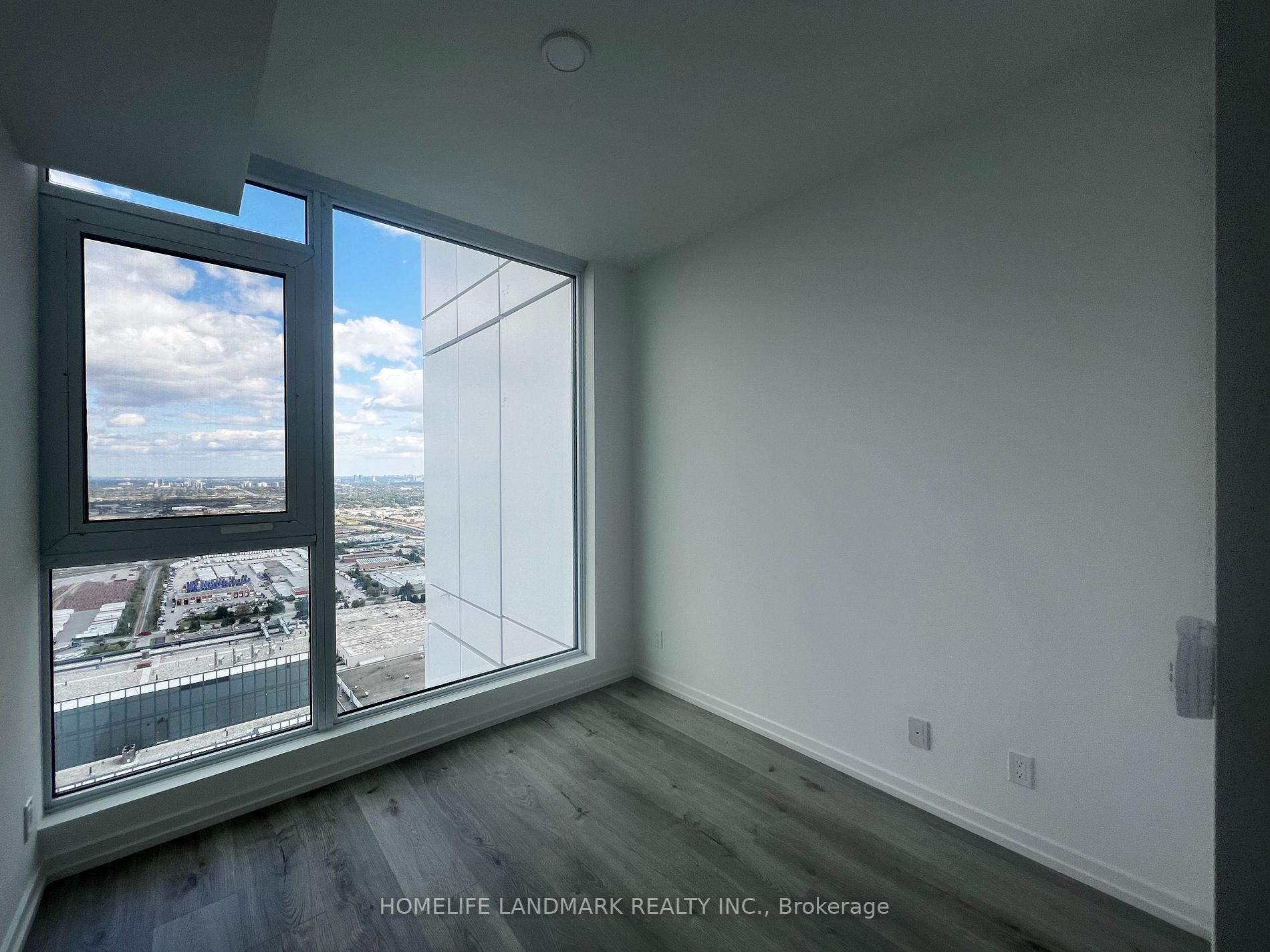 7890 Jane Street, #5009
