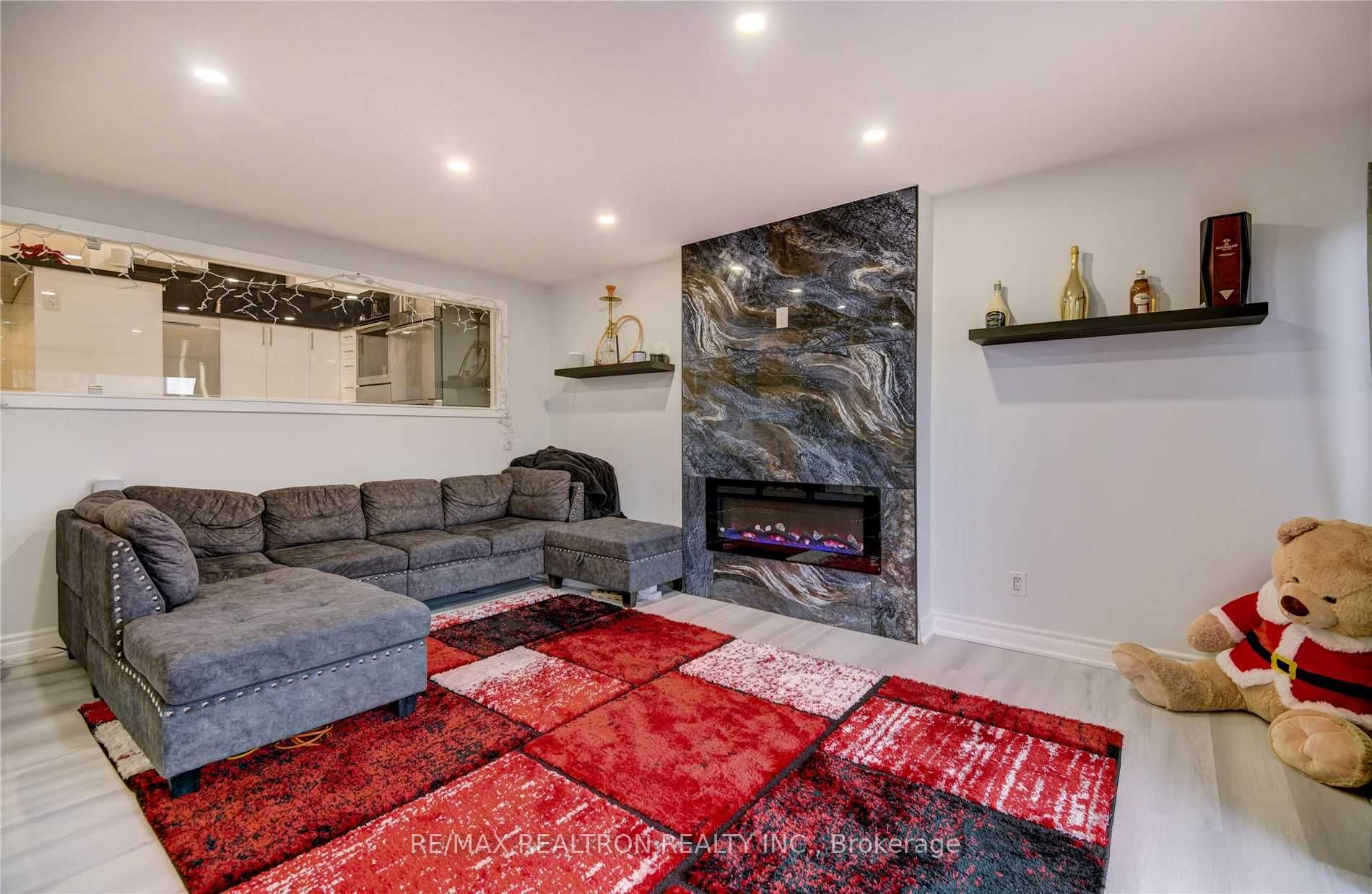 24 Springfair Ave, #189