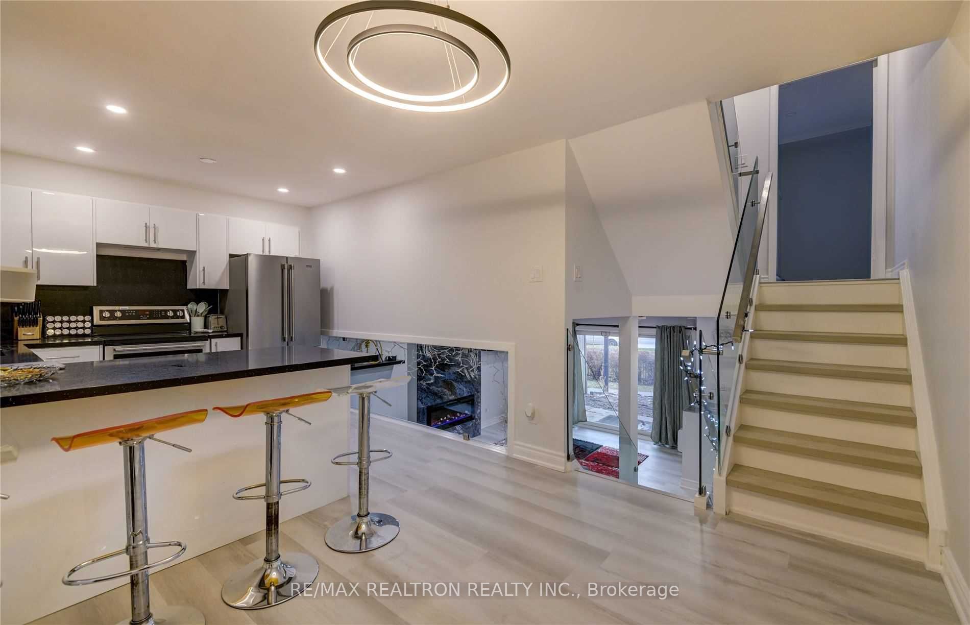 24 Springfair Ave, #189