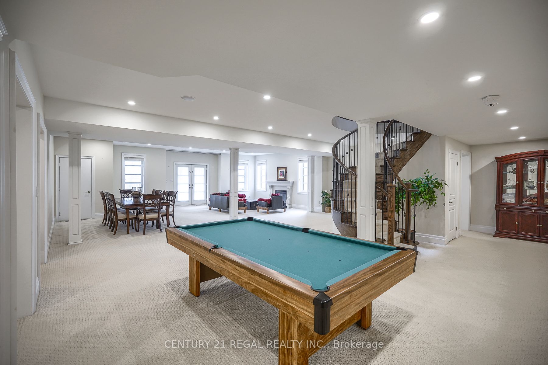 62 Carisbrooke Circ