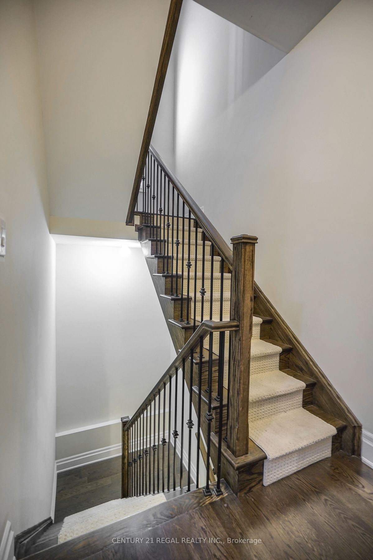 62 Carisbrooke Circ