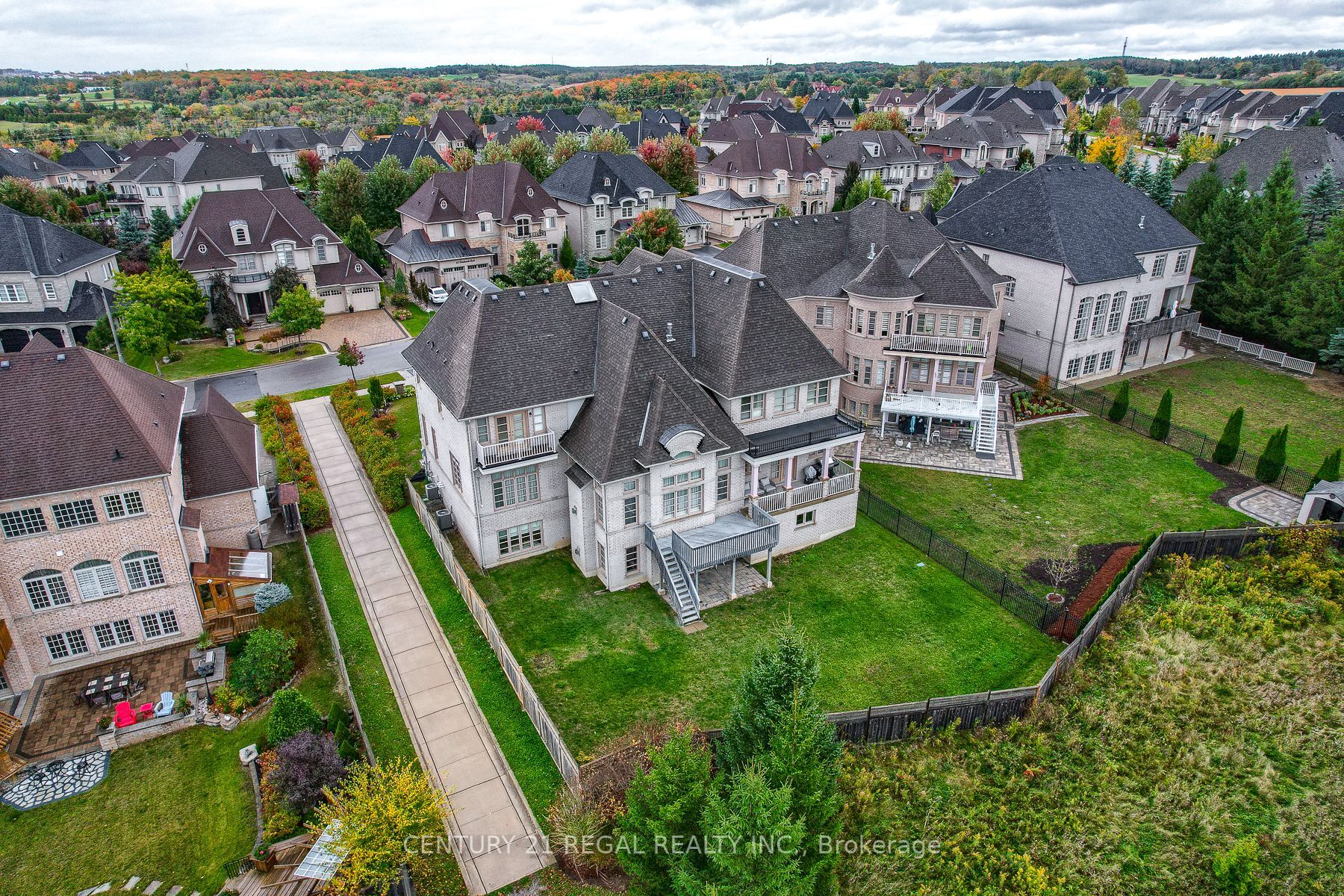 62 Carisbrooke Circ