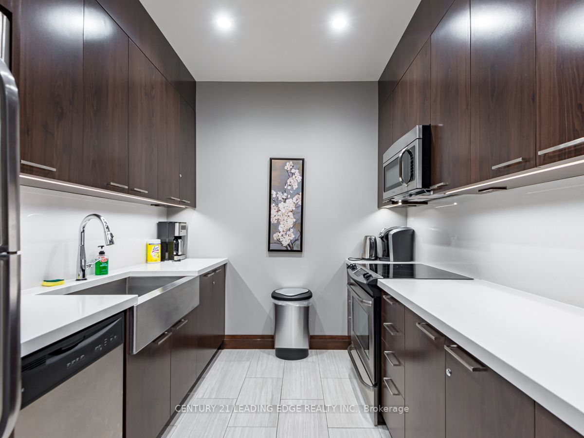 25 BAKER HILL Boulevard, #215