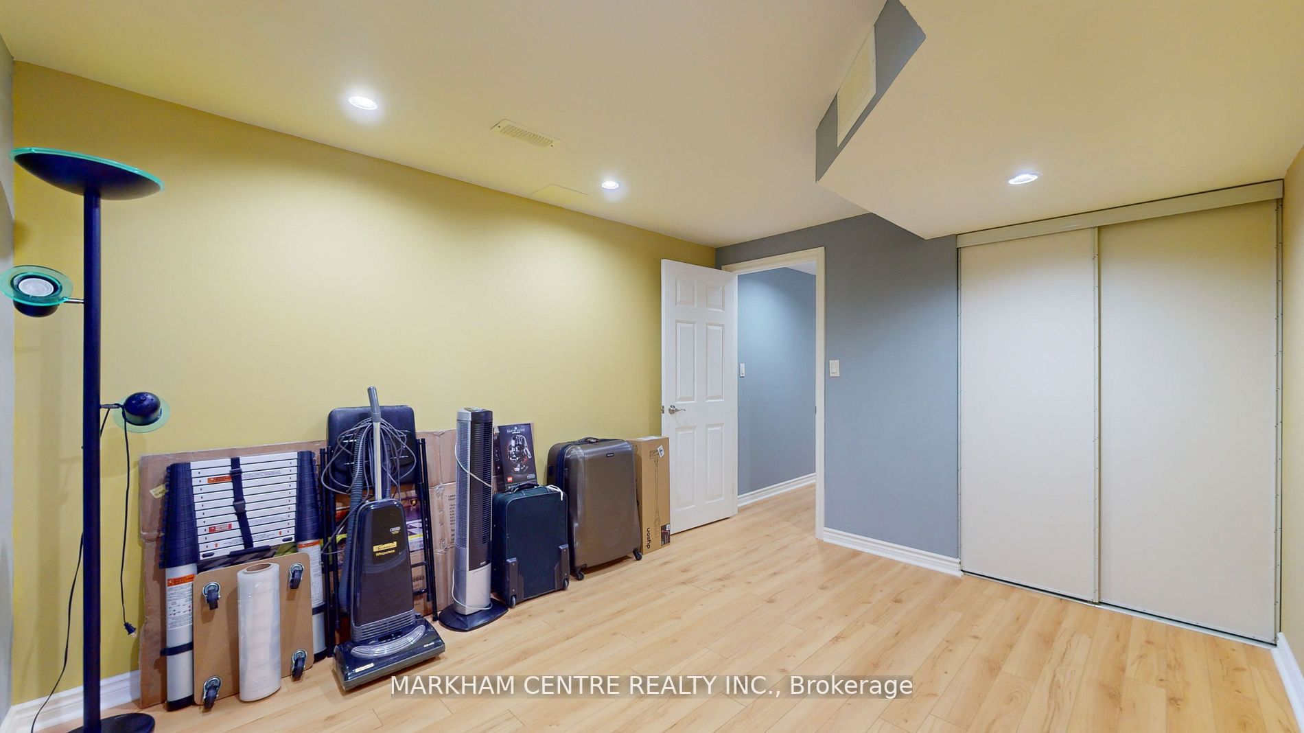 33 Rembrandt Dr