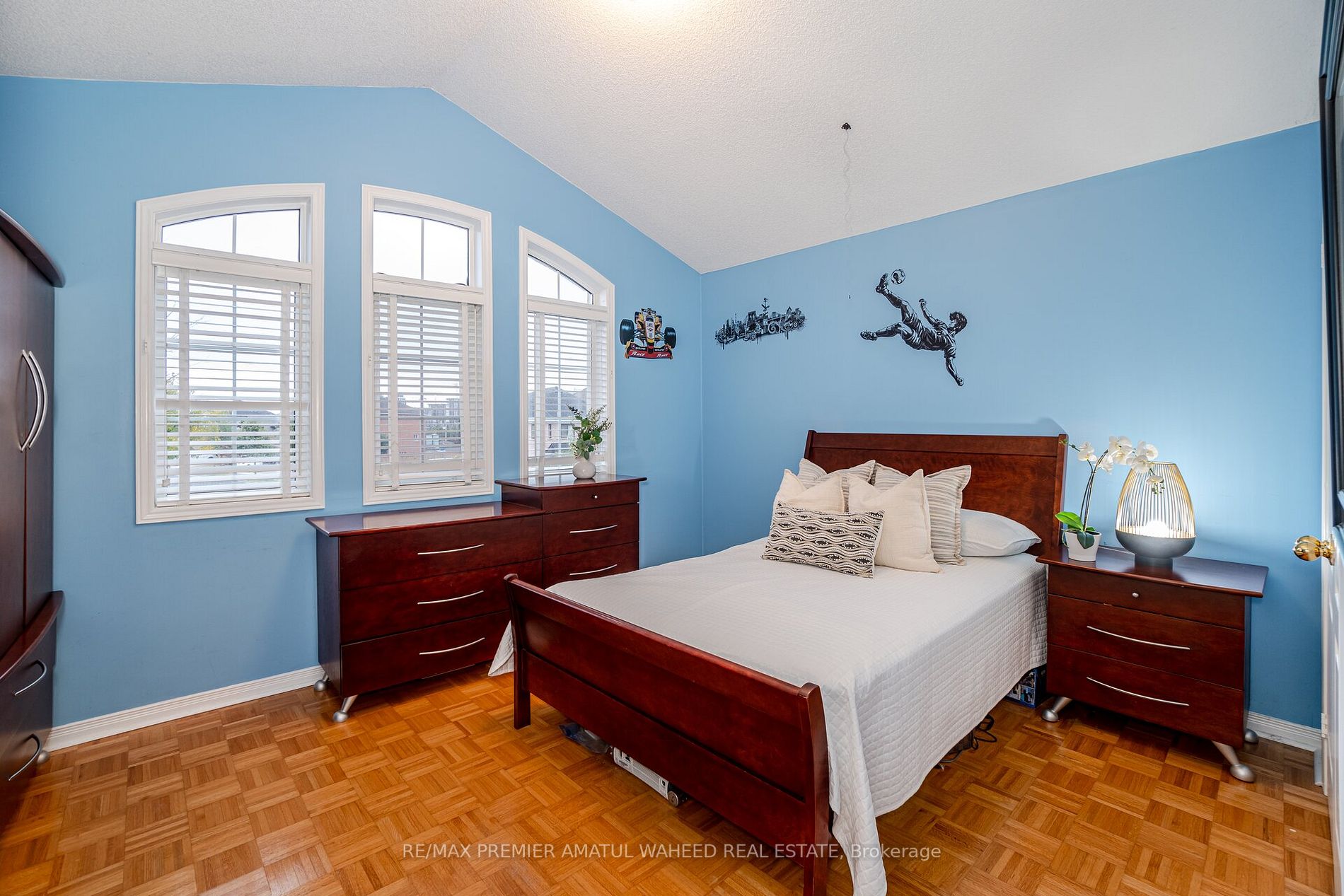 90 Seafield Rd