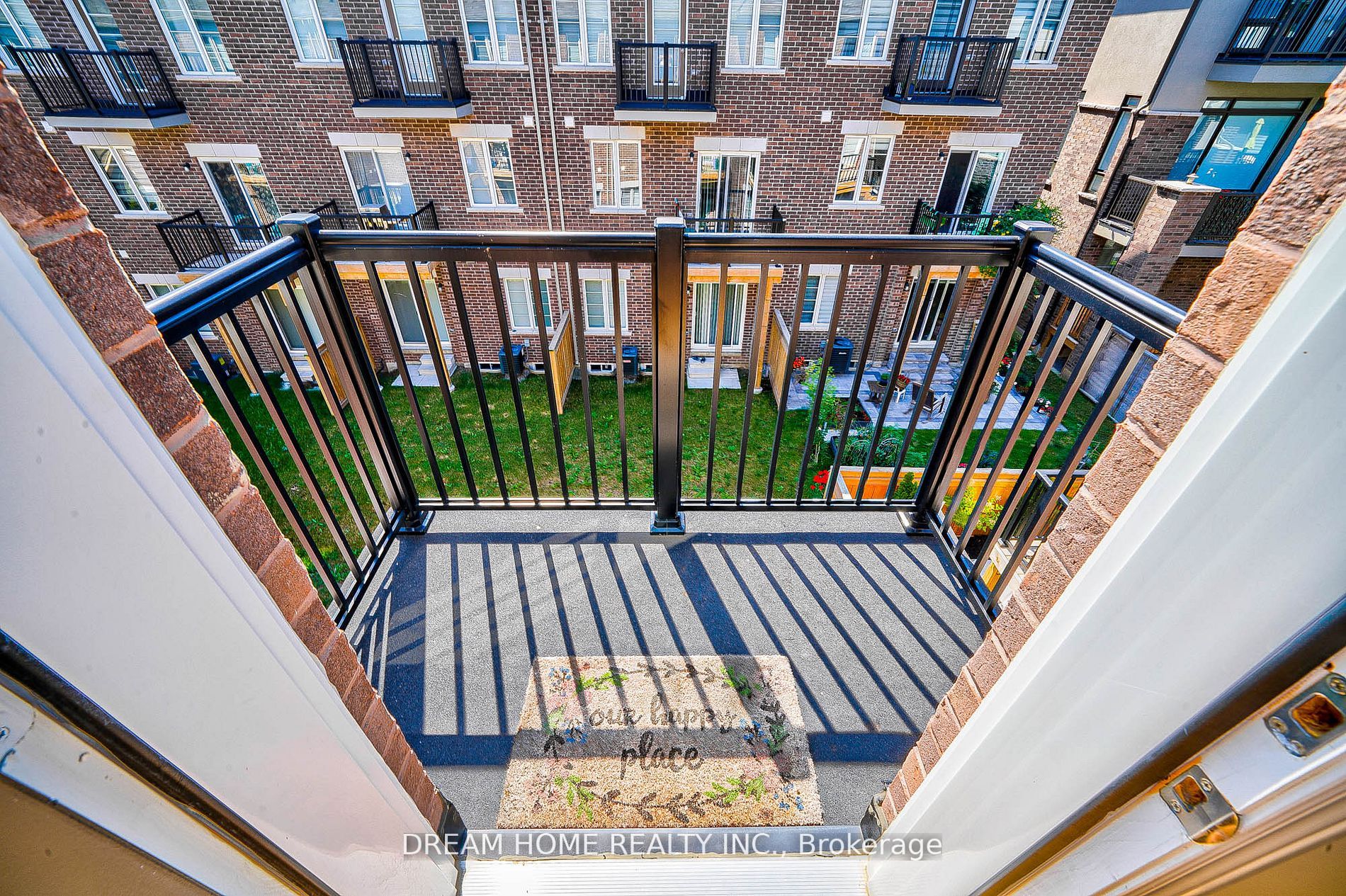 25 Globemaster Lane