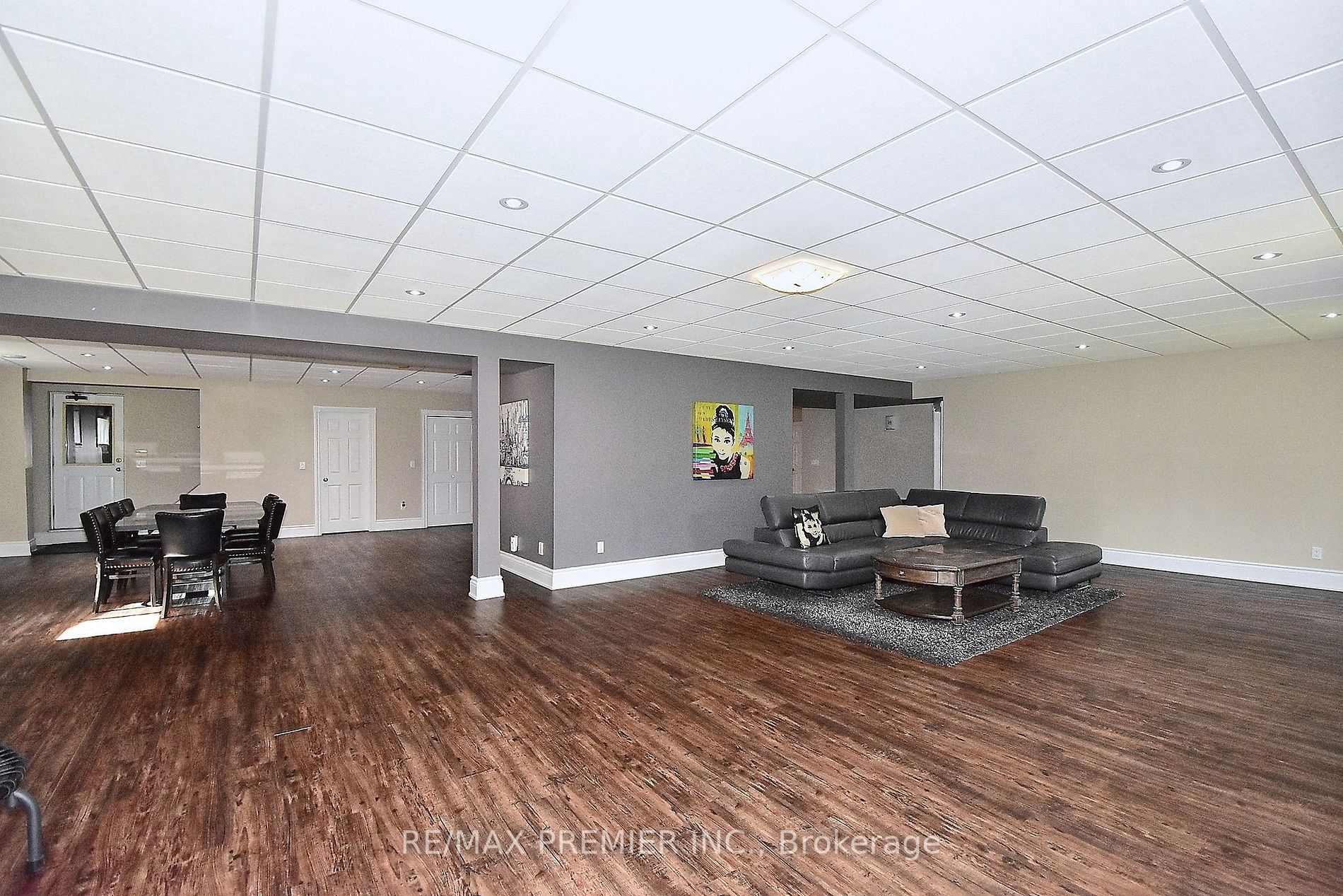 9661 Bathurst St