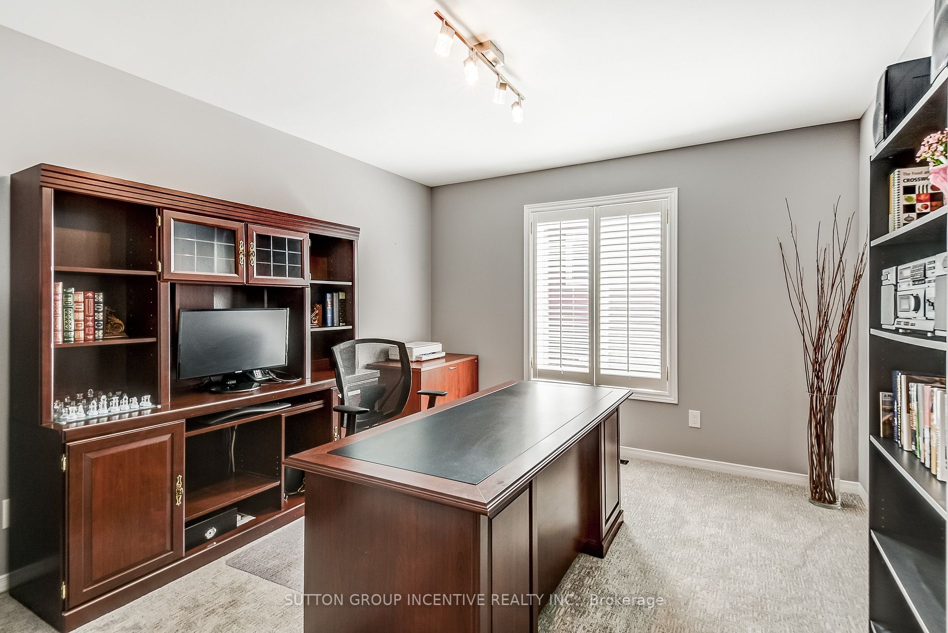 133 Carlyle Cres