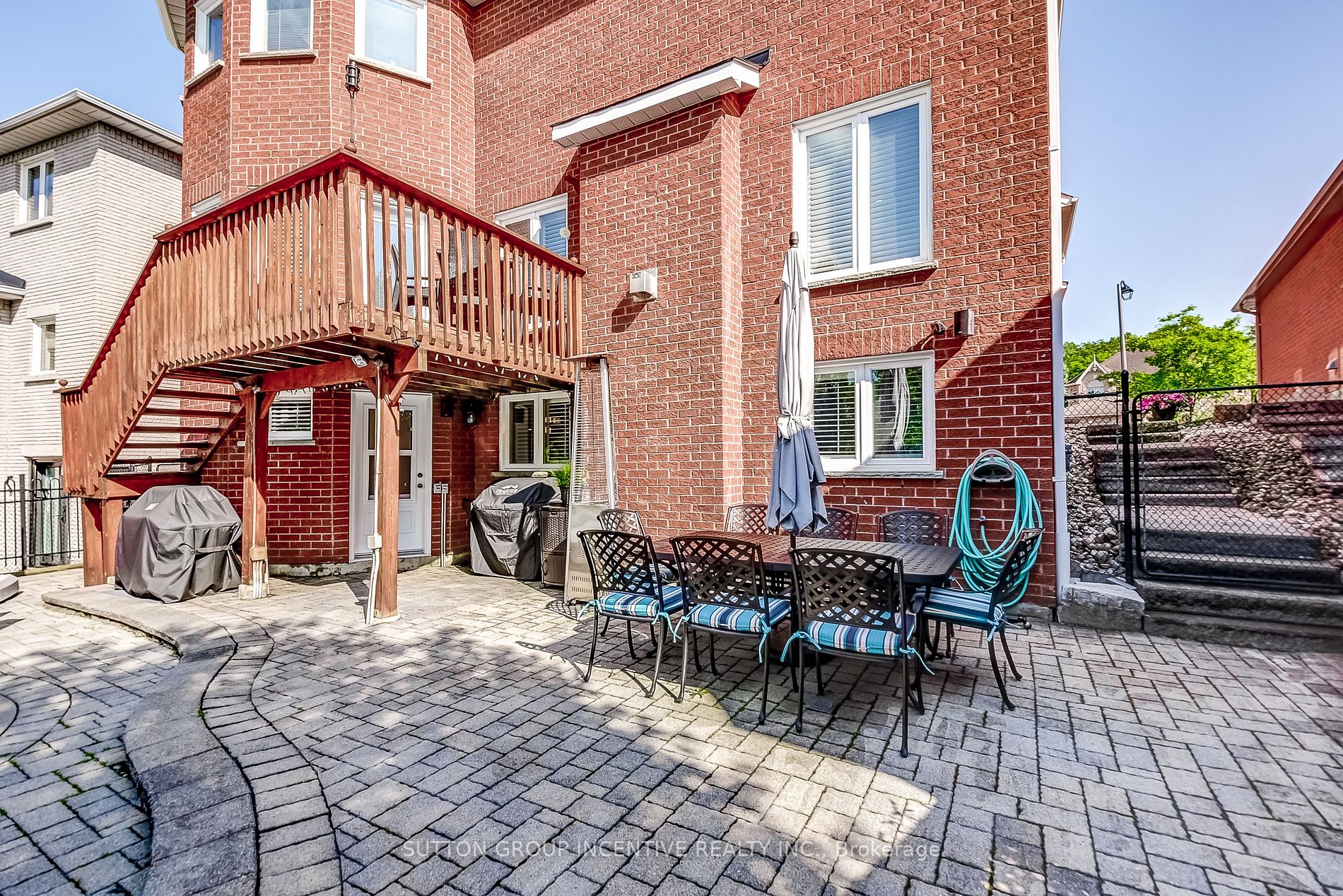 133 Carlyle Cres