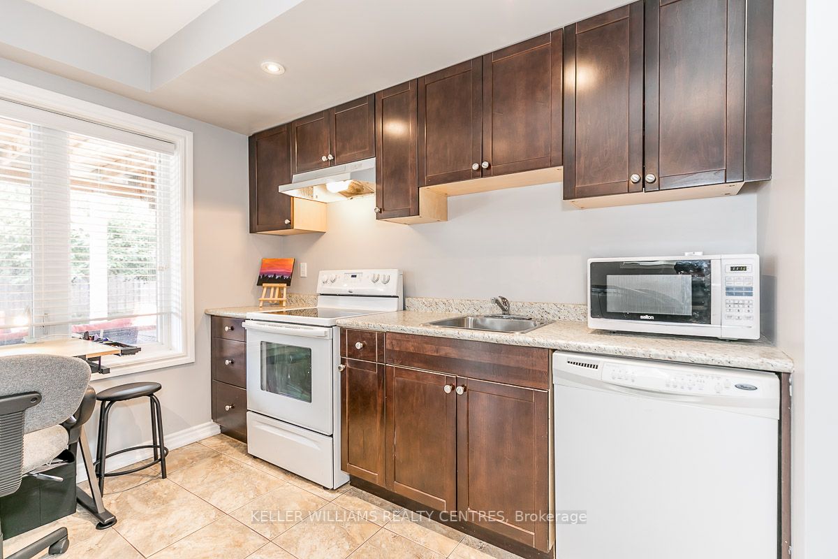 75 Aishford Rd