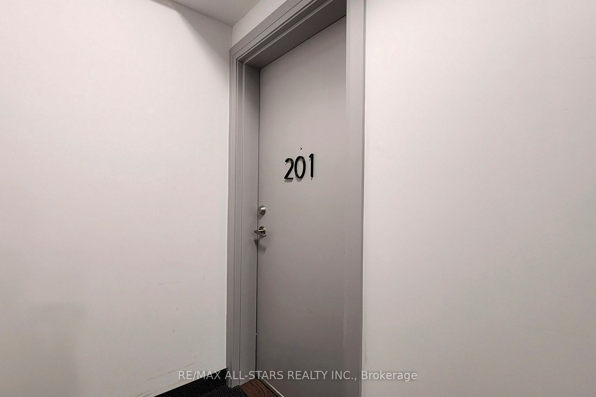 164 Cemetery Rd, #201