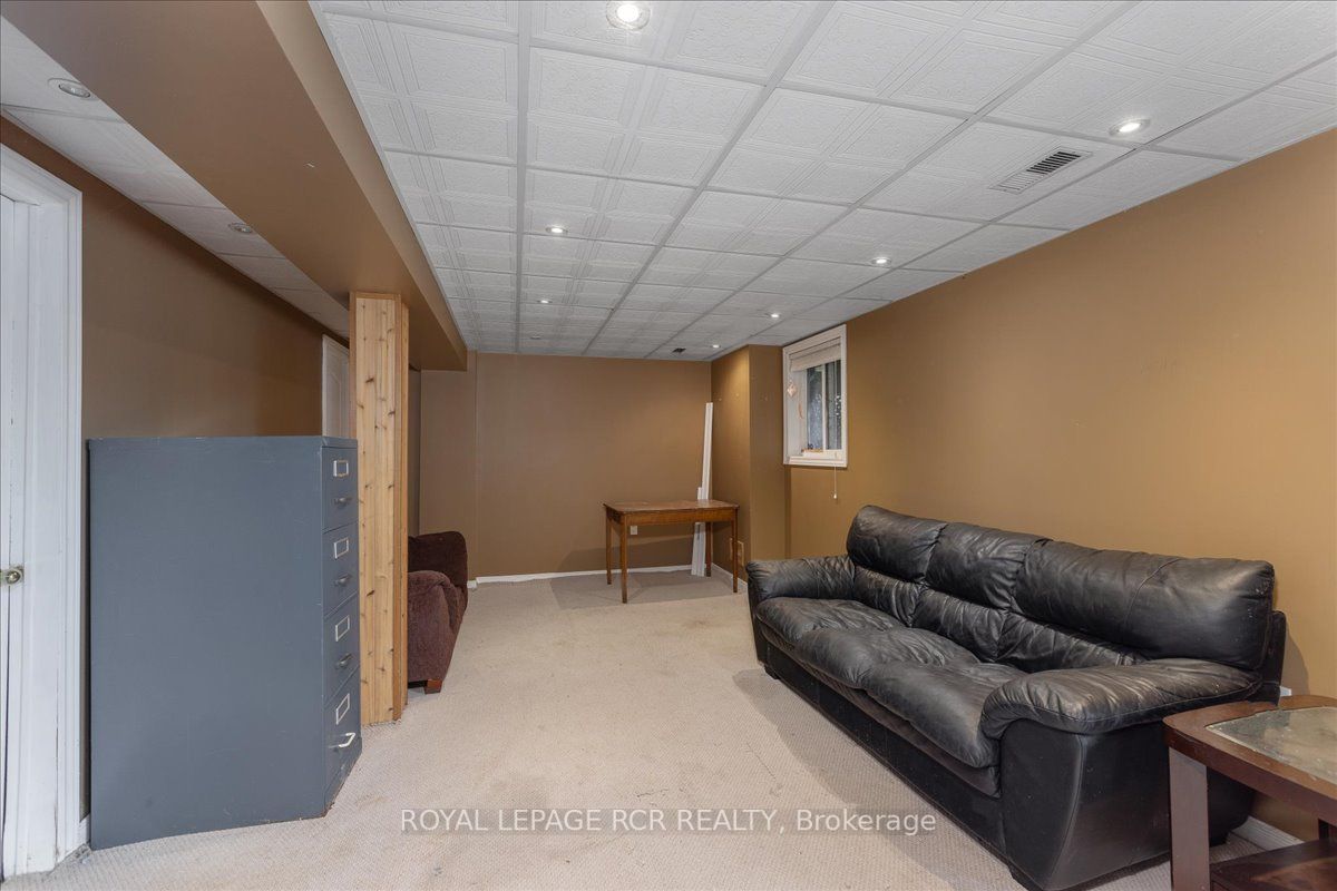 9 Cheltonwood Crt