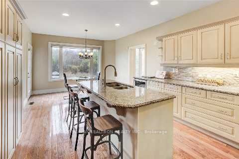 1911 Mount Albert Rd