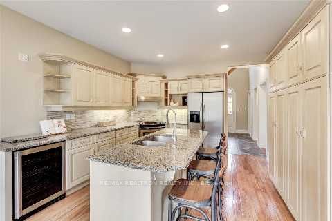 1911 Mount Albert Rd