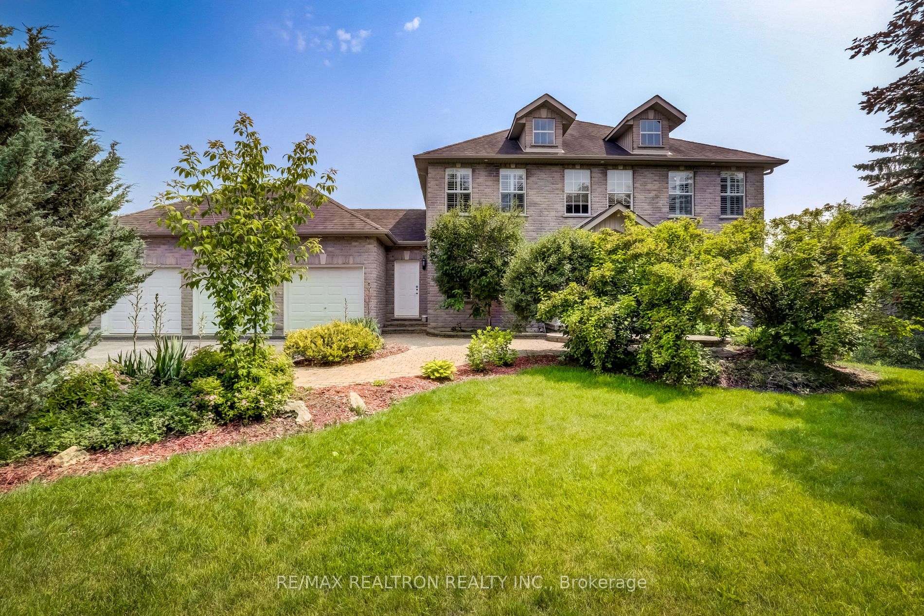 1911 Mount Albert Rd