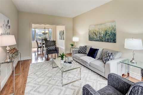 1911 Mount Albert Rd