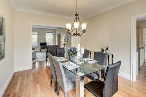 1911 Mount Albert Rd