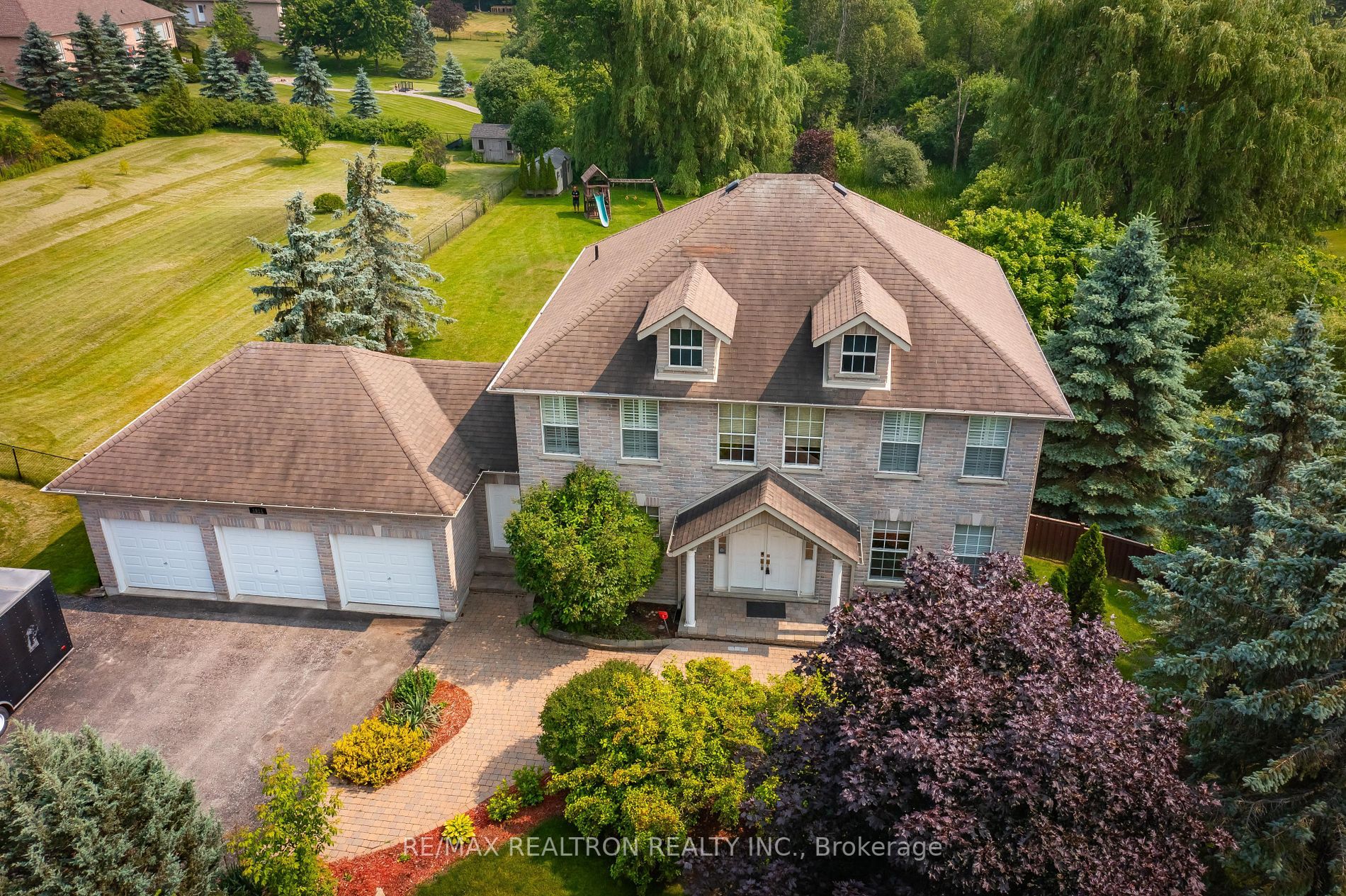 1911 Mount Albert Rd