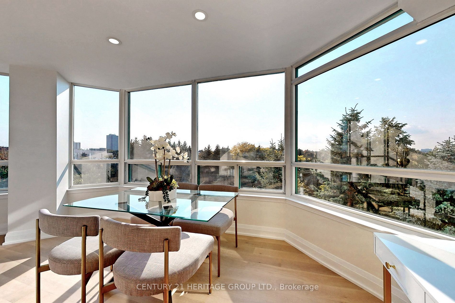 7250 Yonge Street, #607