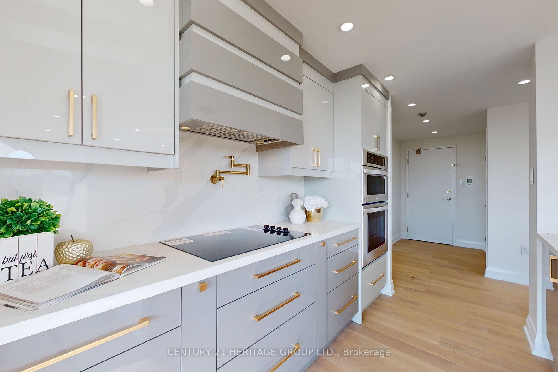 7250 Yonge Street, #607