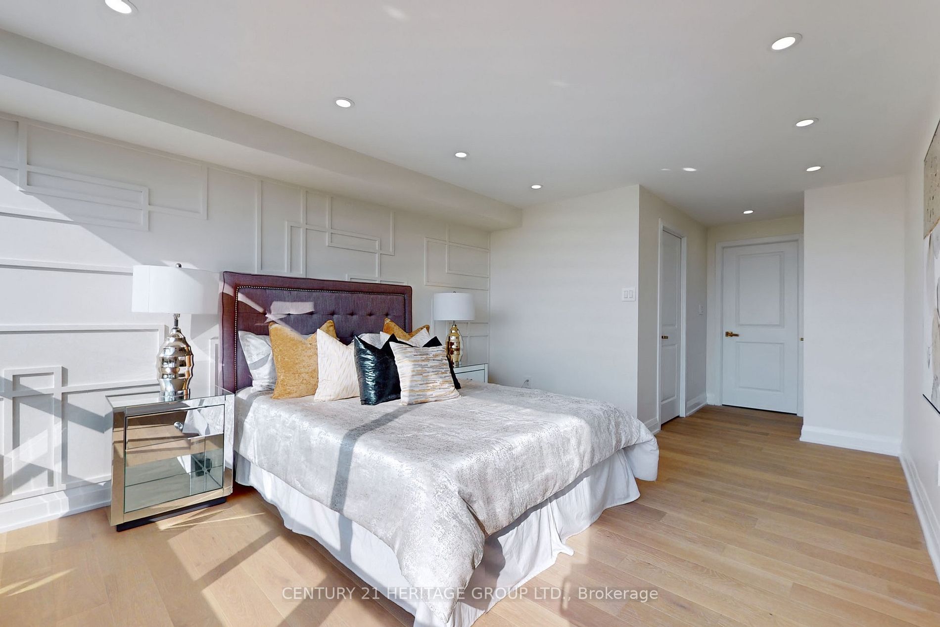 7250 Yonge Street, #607