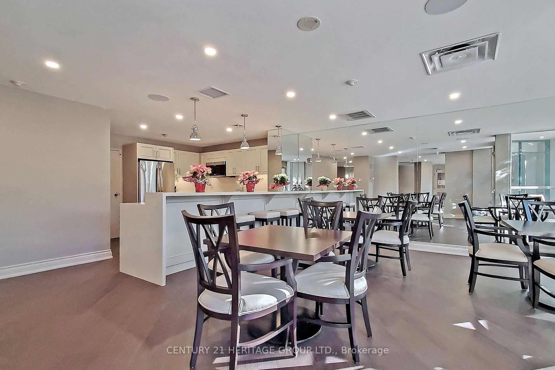7250 Yonge Street, #607