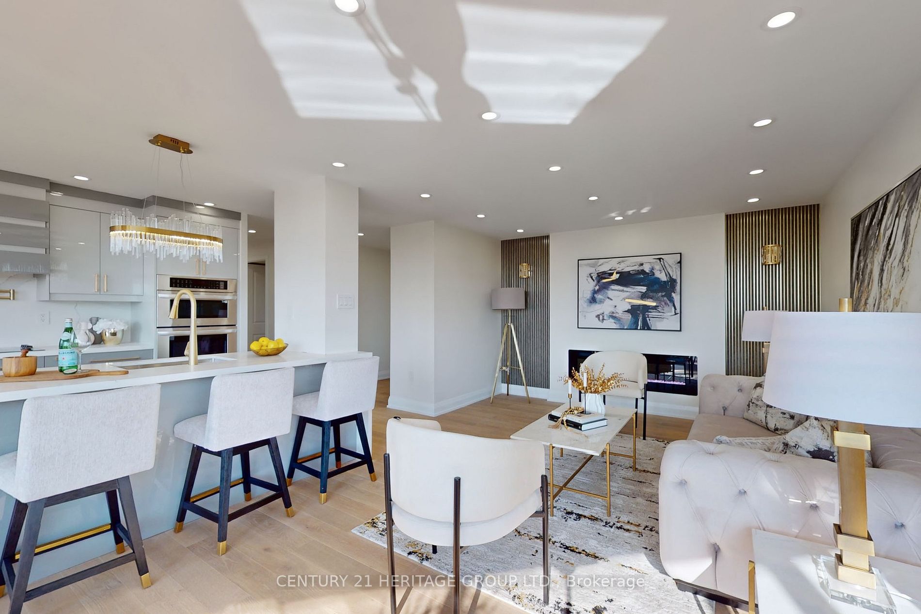 7250 Yonge Street, #607