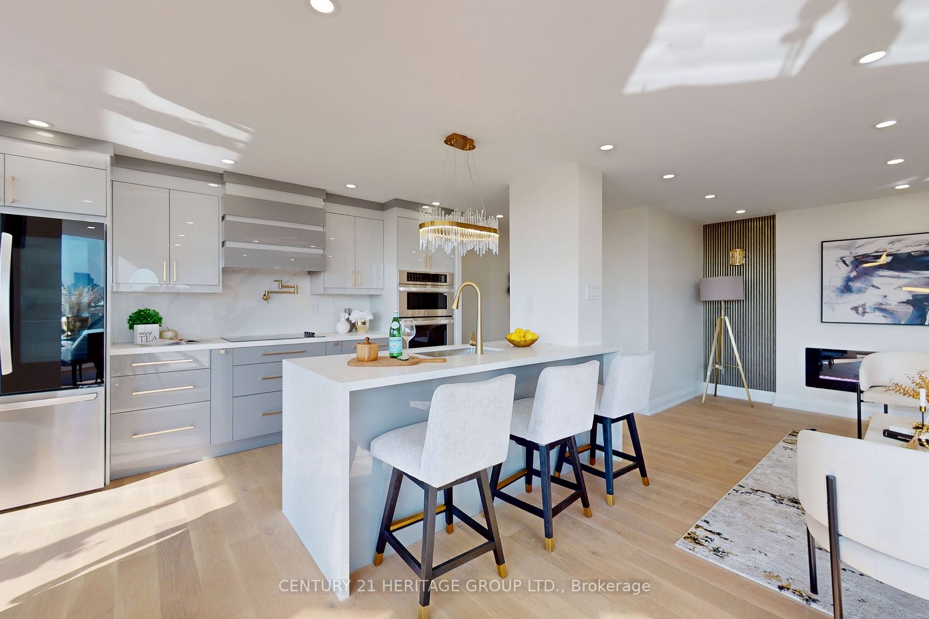 7250 Yonge Street, #607