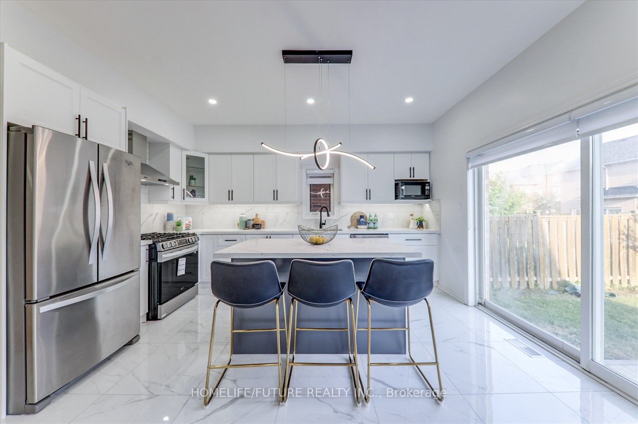 5 Autumnglen Rd