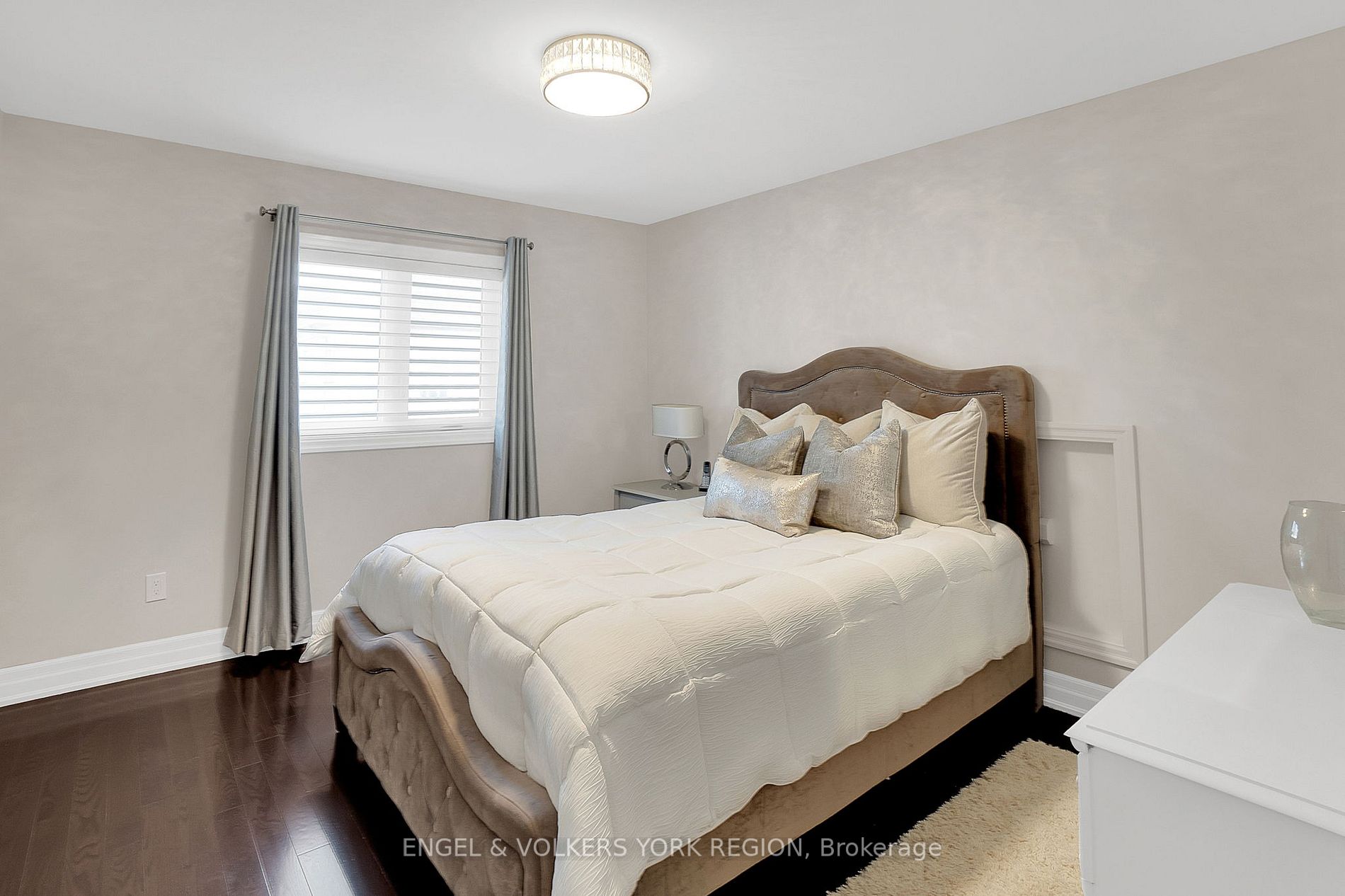 4 Sim Hill Cres