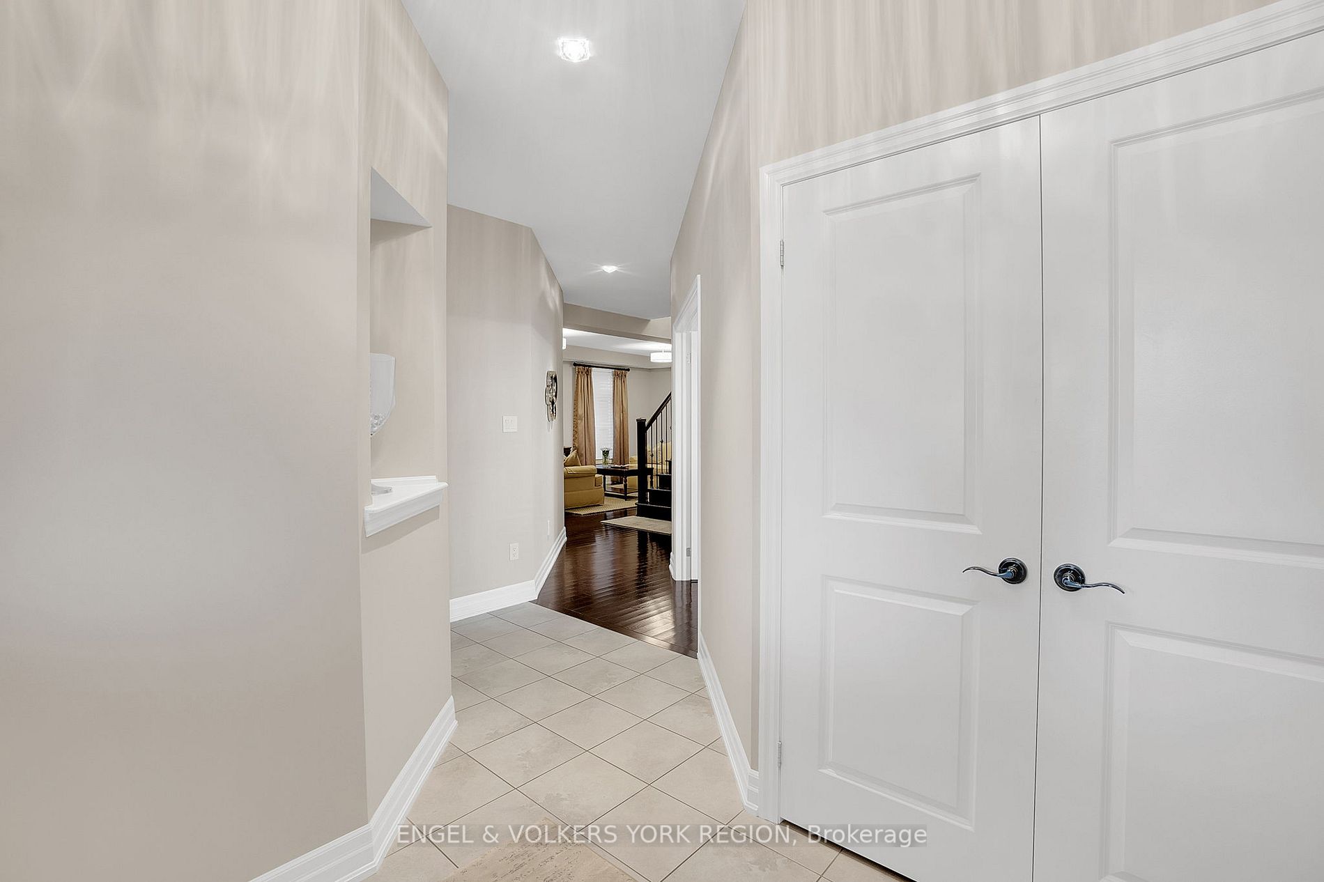 4 Sim Hill Cres