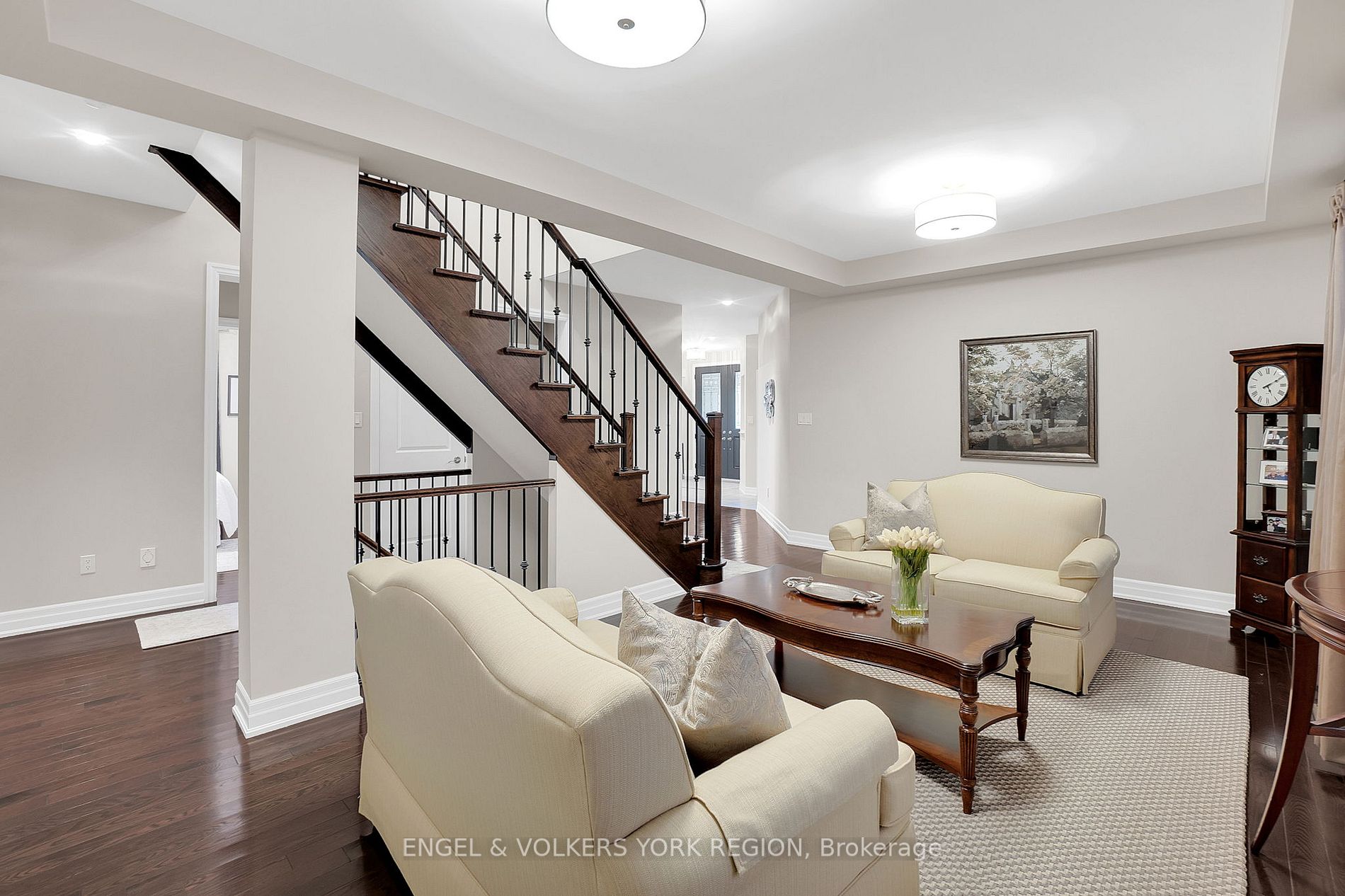 4 Sim Hill Cres