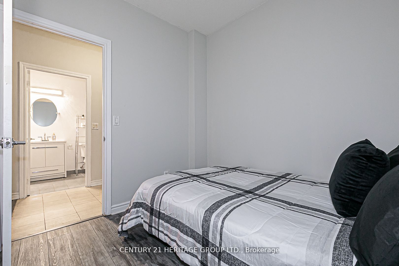 130 Pond Dr, #102