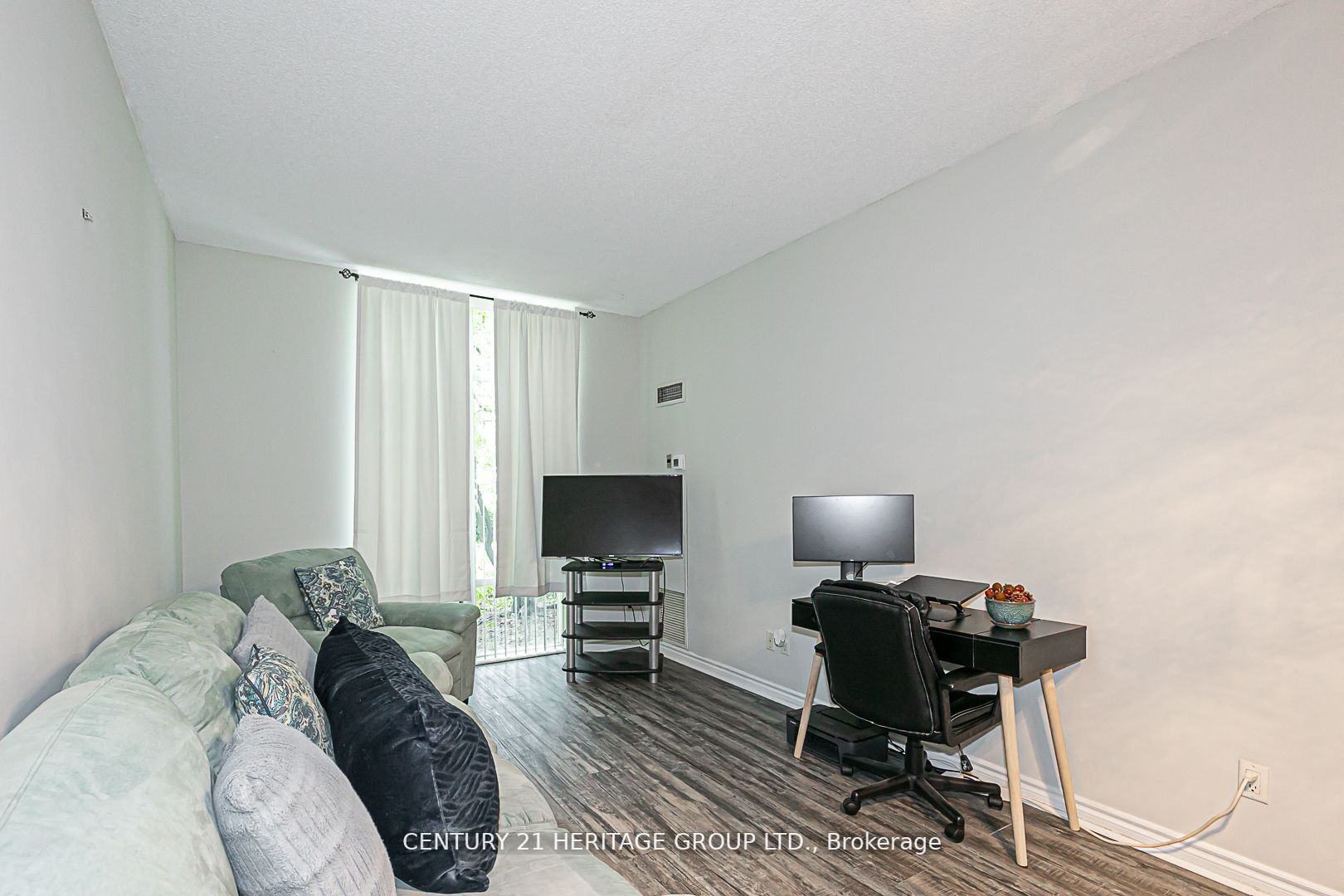 130 Pond Dr, #102