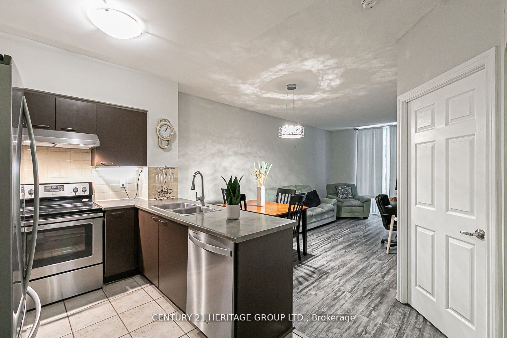 130 Pond Dr, #102