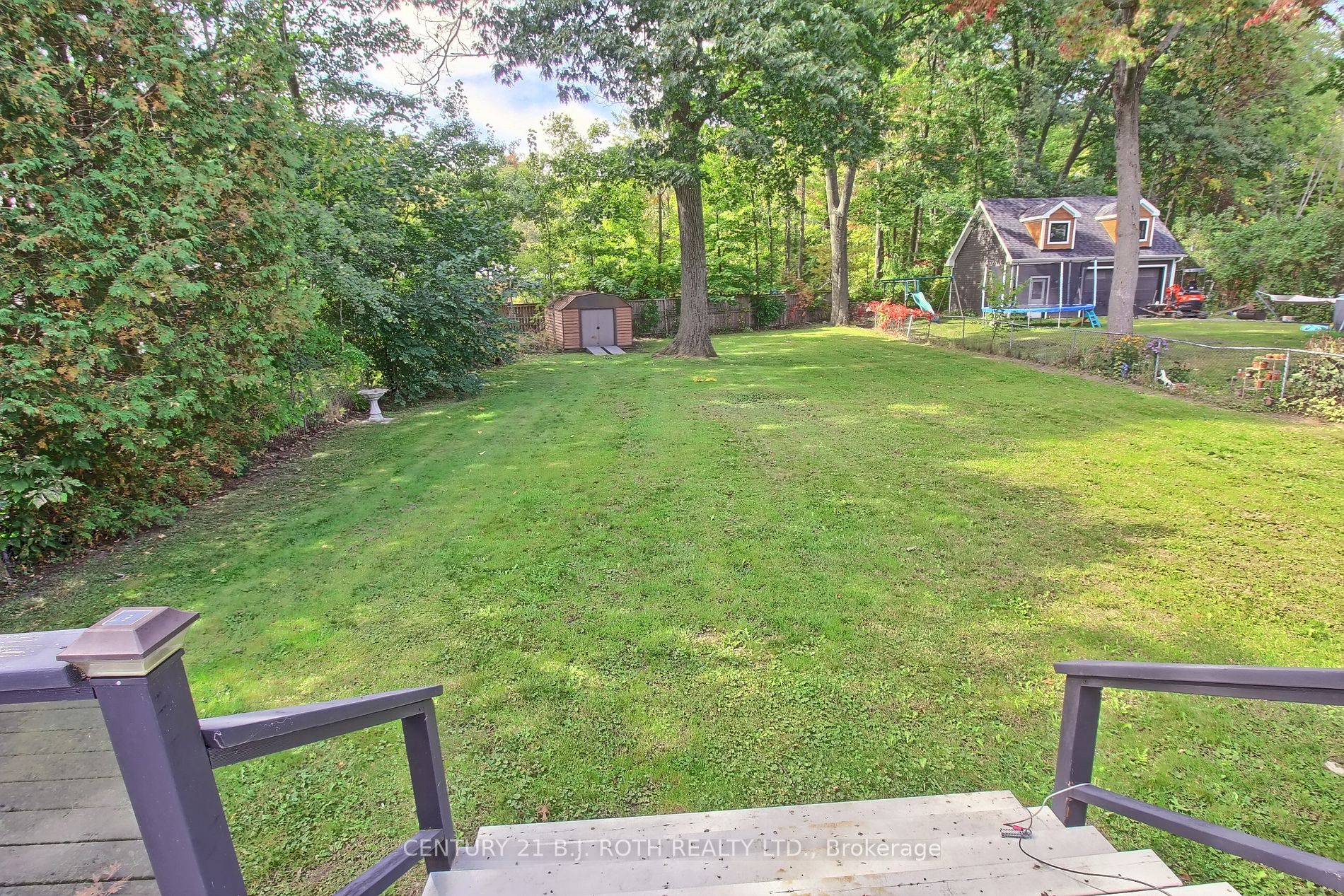 60 Oak Ave