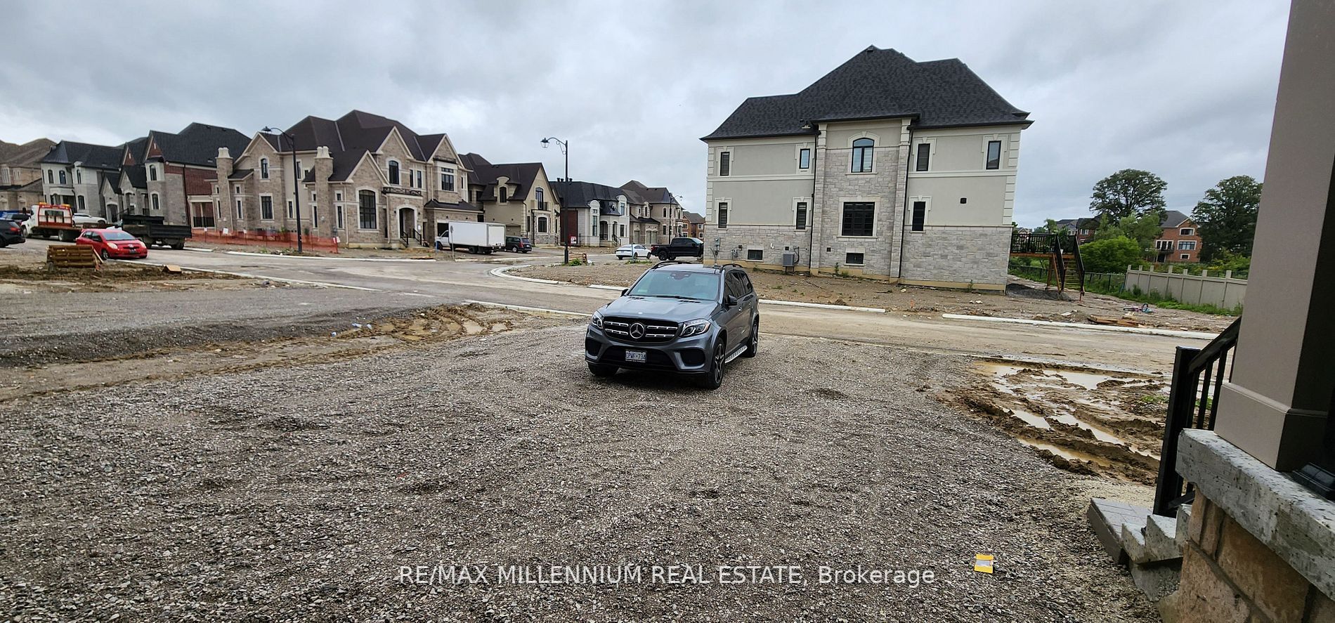 26 Enclave Crt