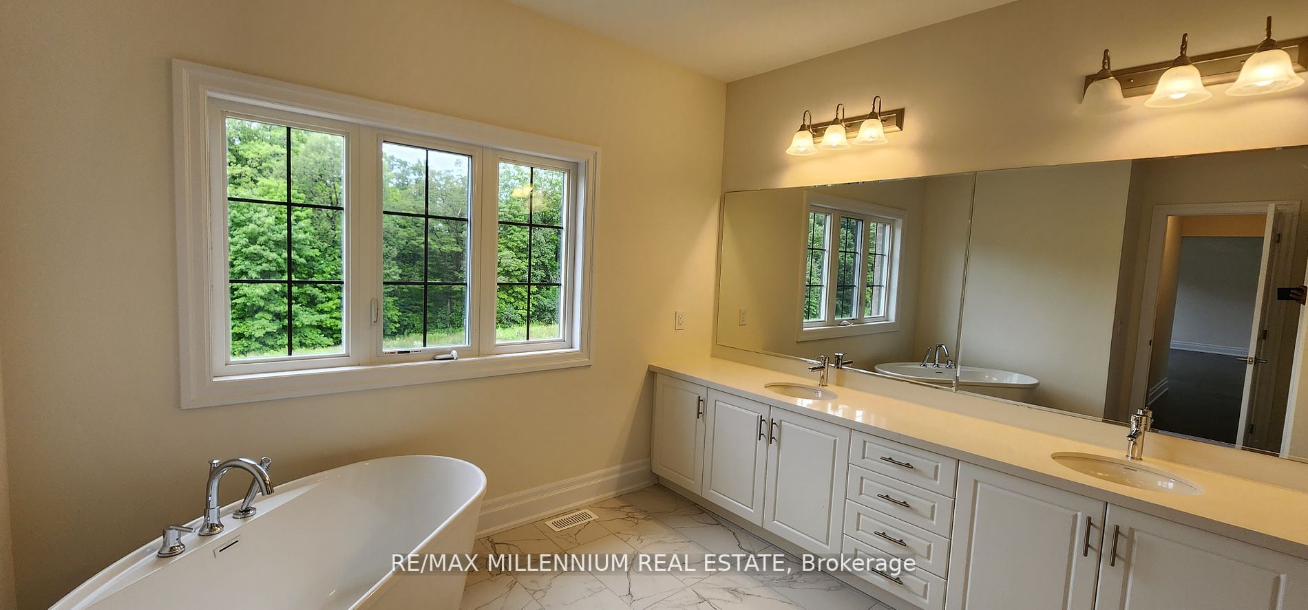 26 Enclave Crt