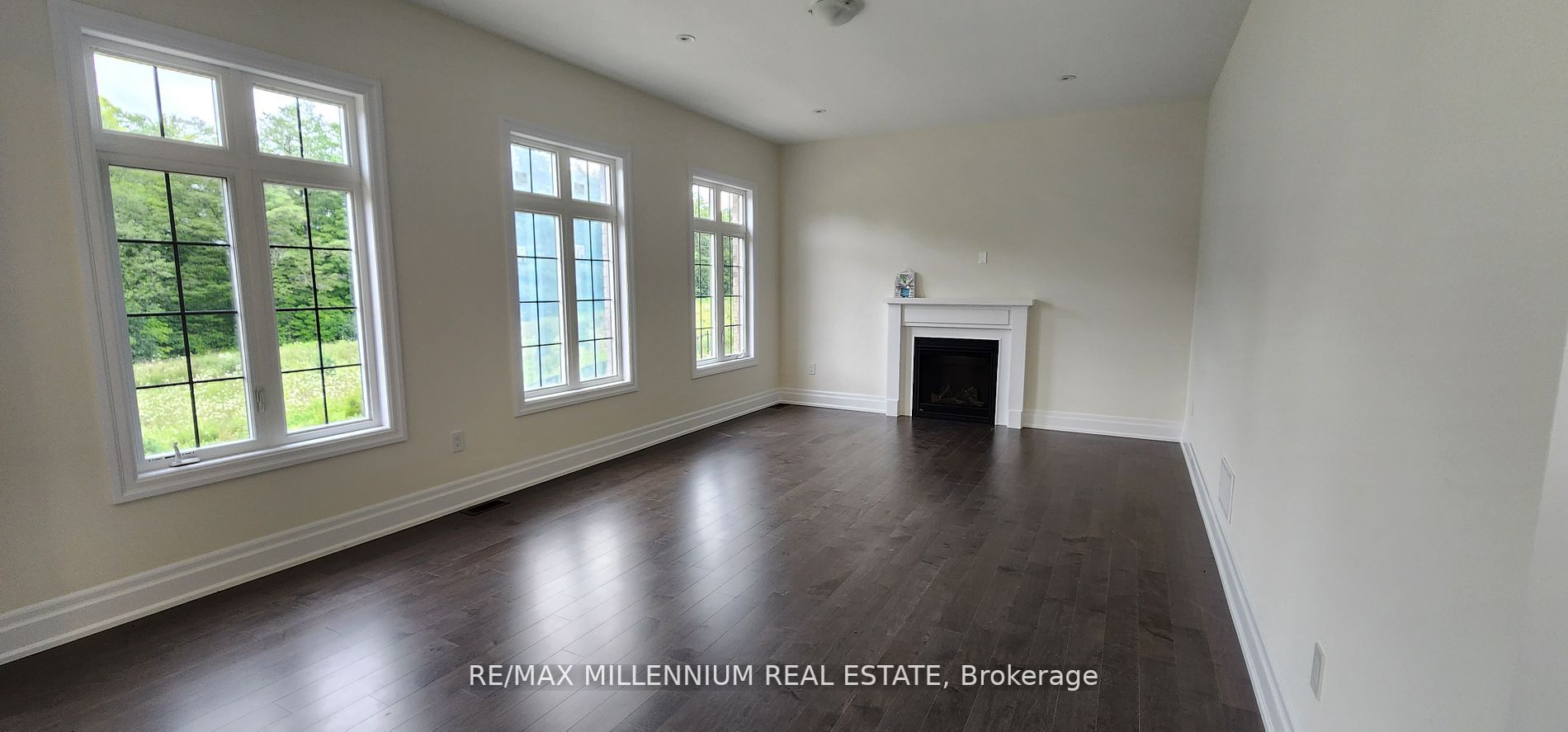 26 Enclave Crt