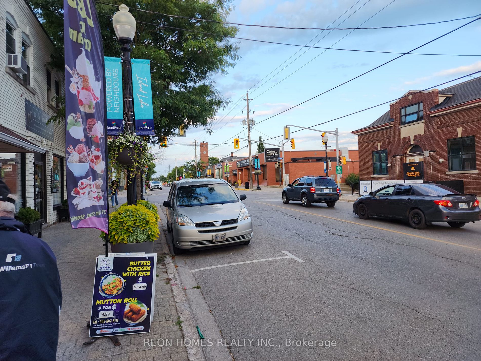 6252 Main St