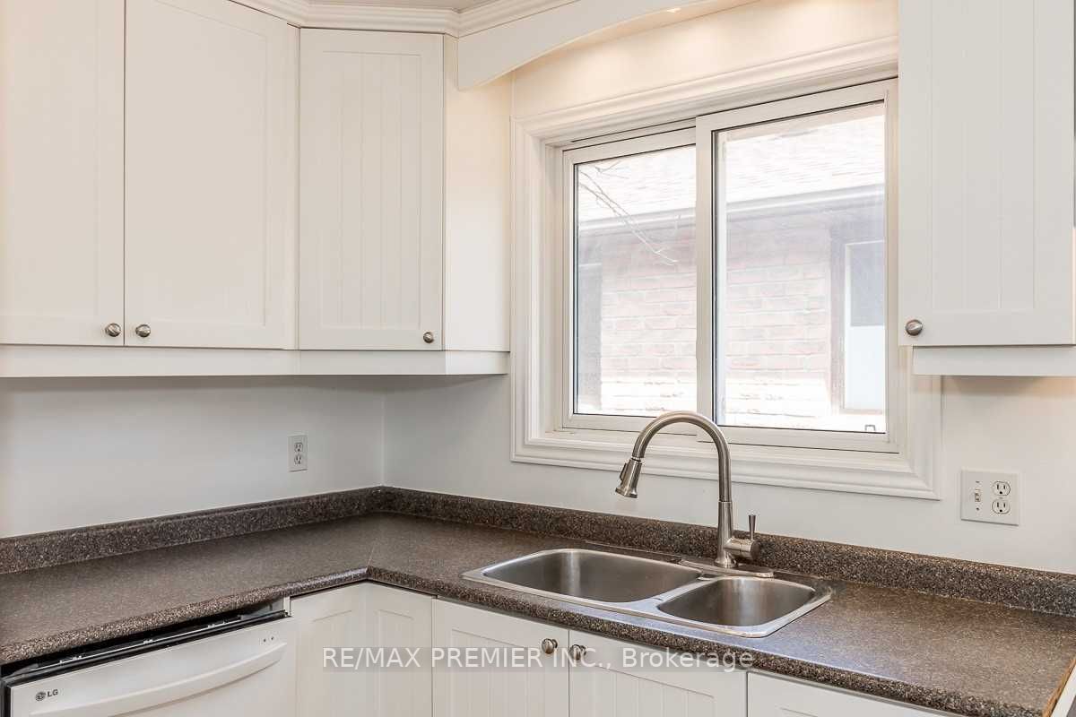 122 Tupper St E, #Main