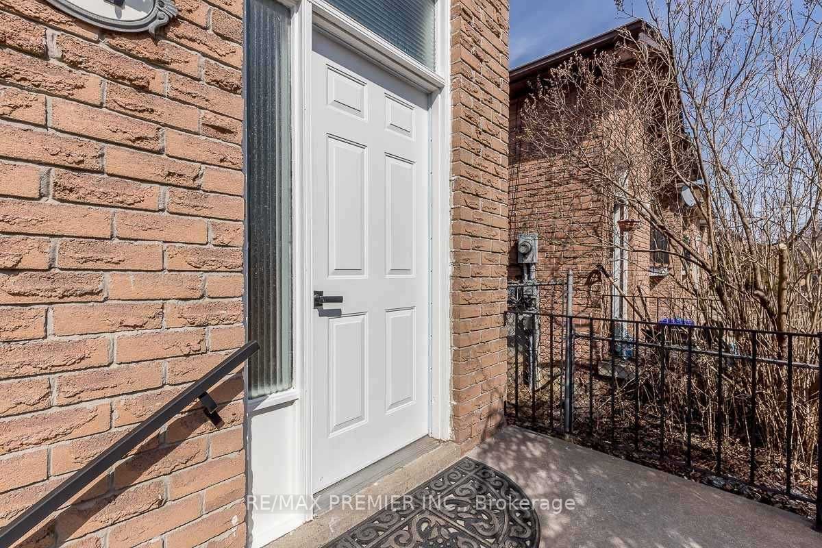 122 Tupper St E, #Main