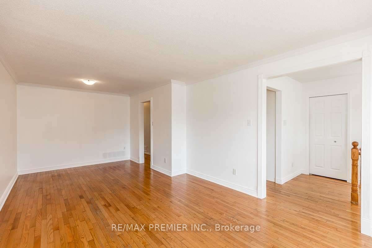 122 Tupper St E, #Main