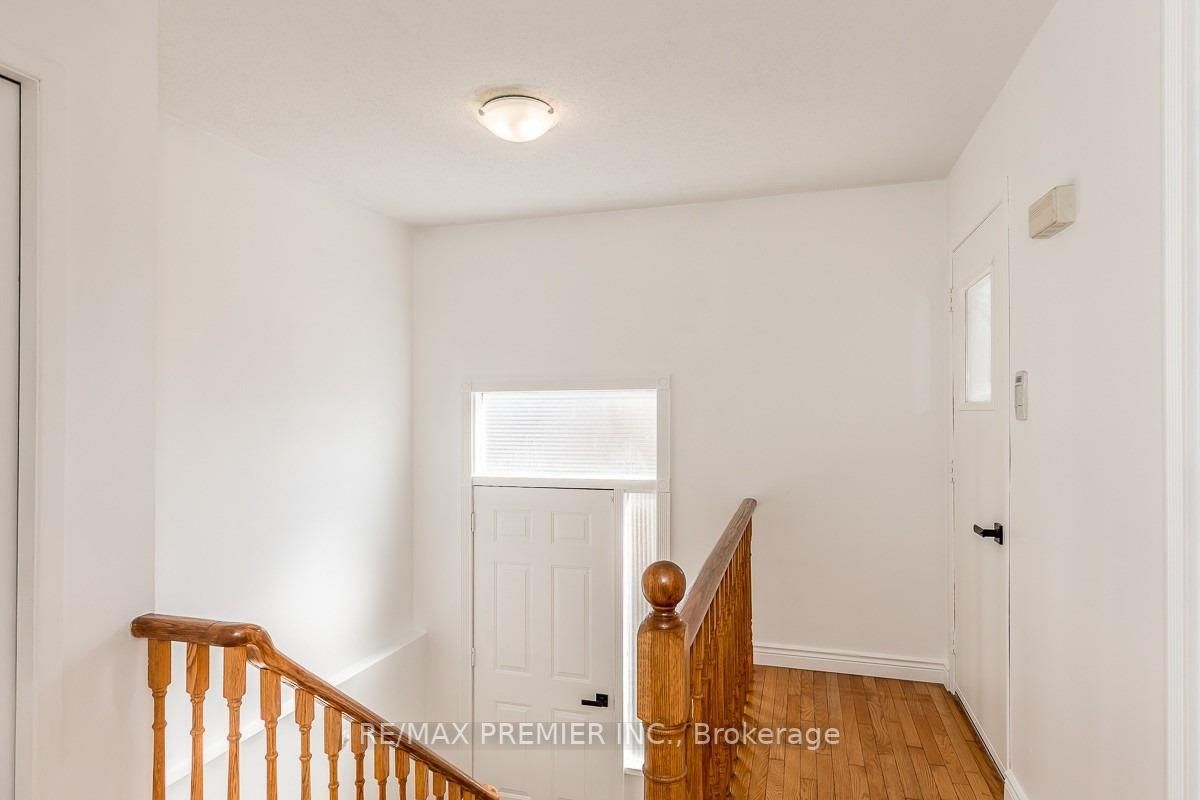 122 Tupper St E, #Main