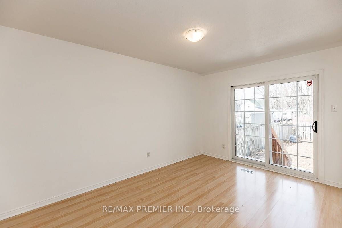 122 Tupper St E, #Main