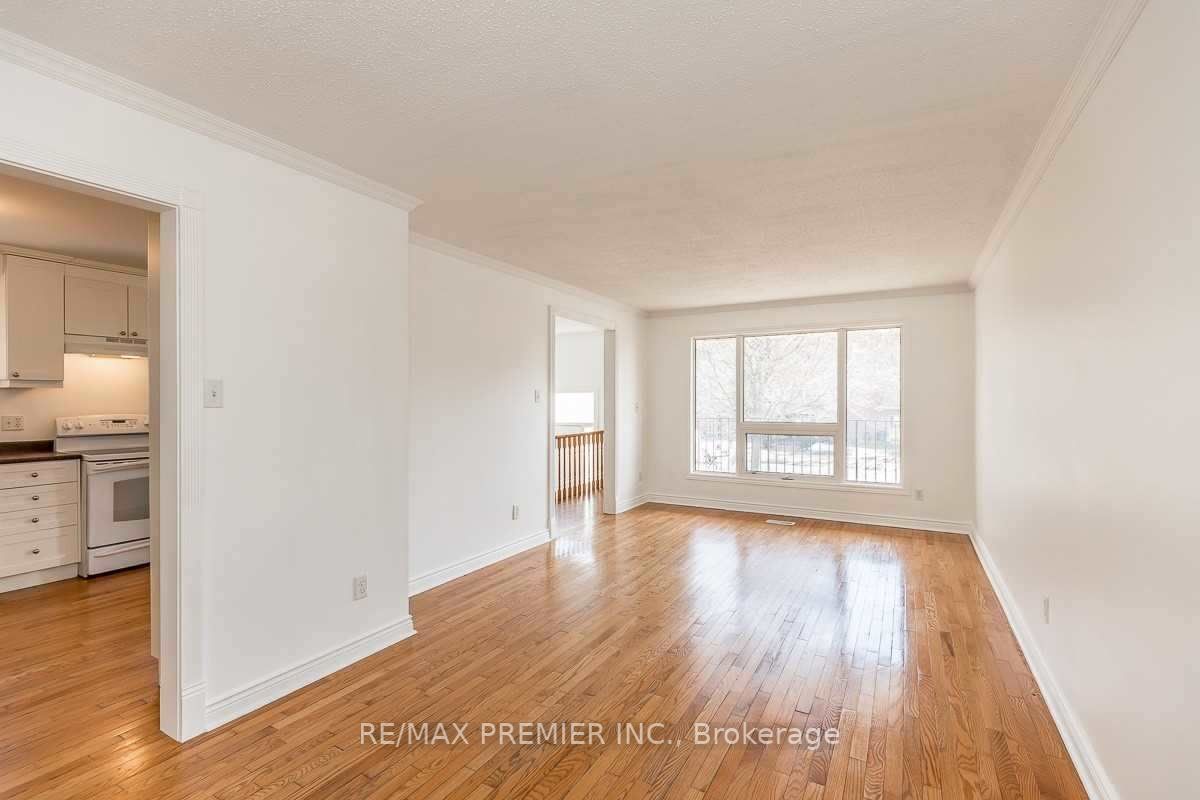 122 Tupper St E, #Main