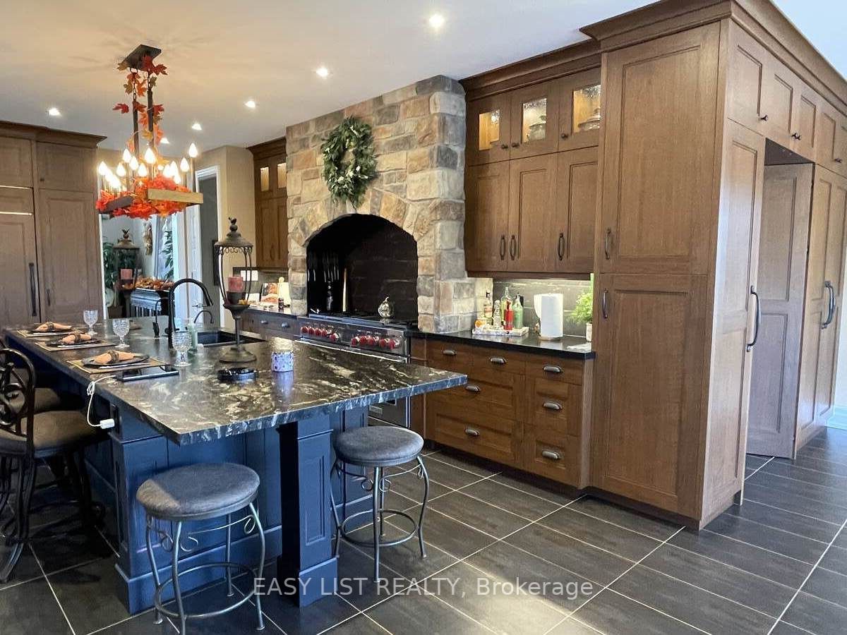 15 Pine Vista Ave