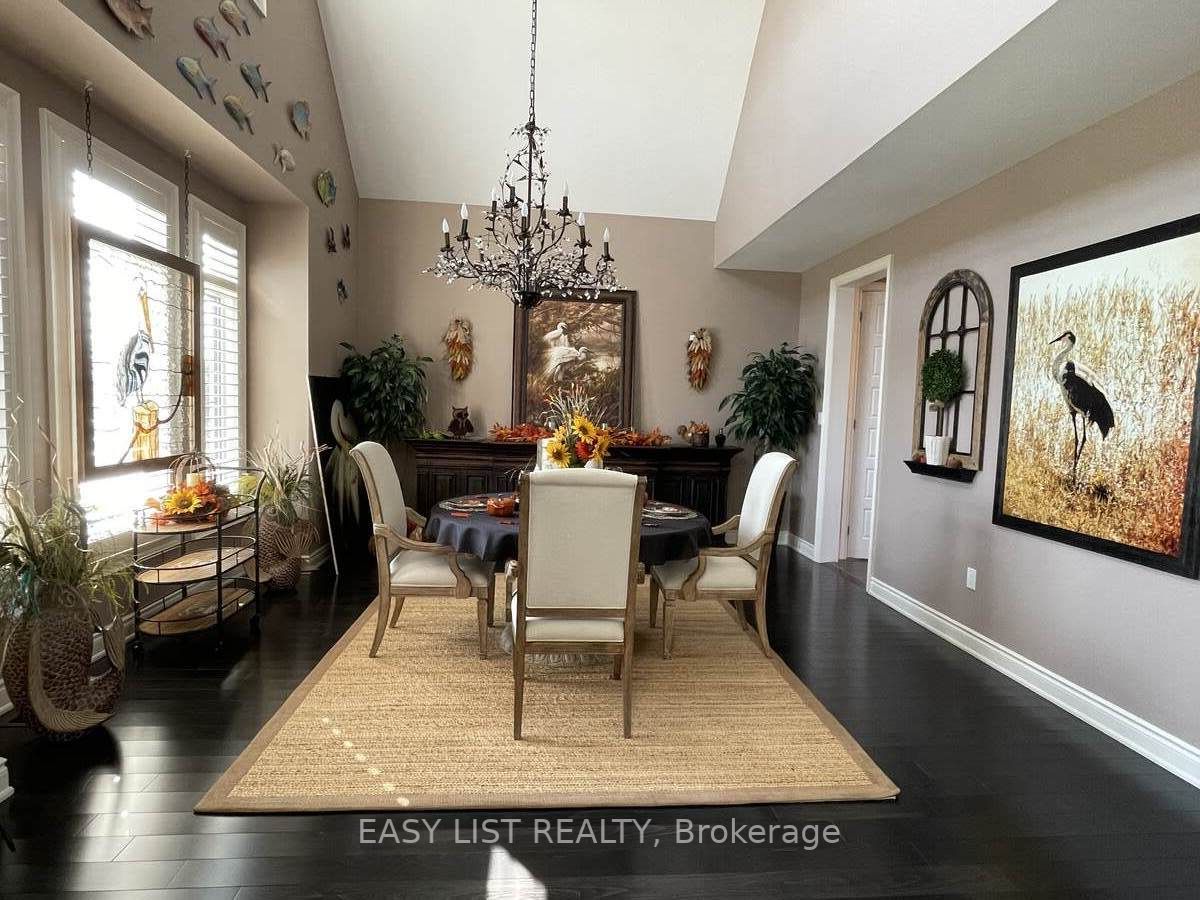 15 Pine Vista Ave