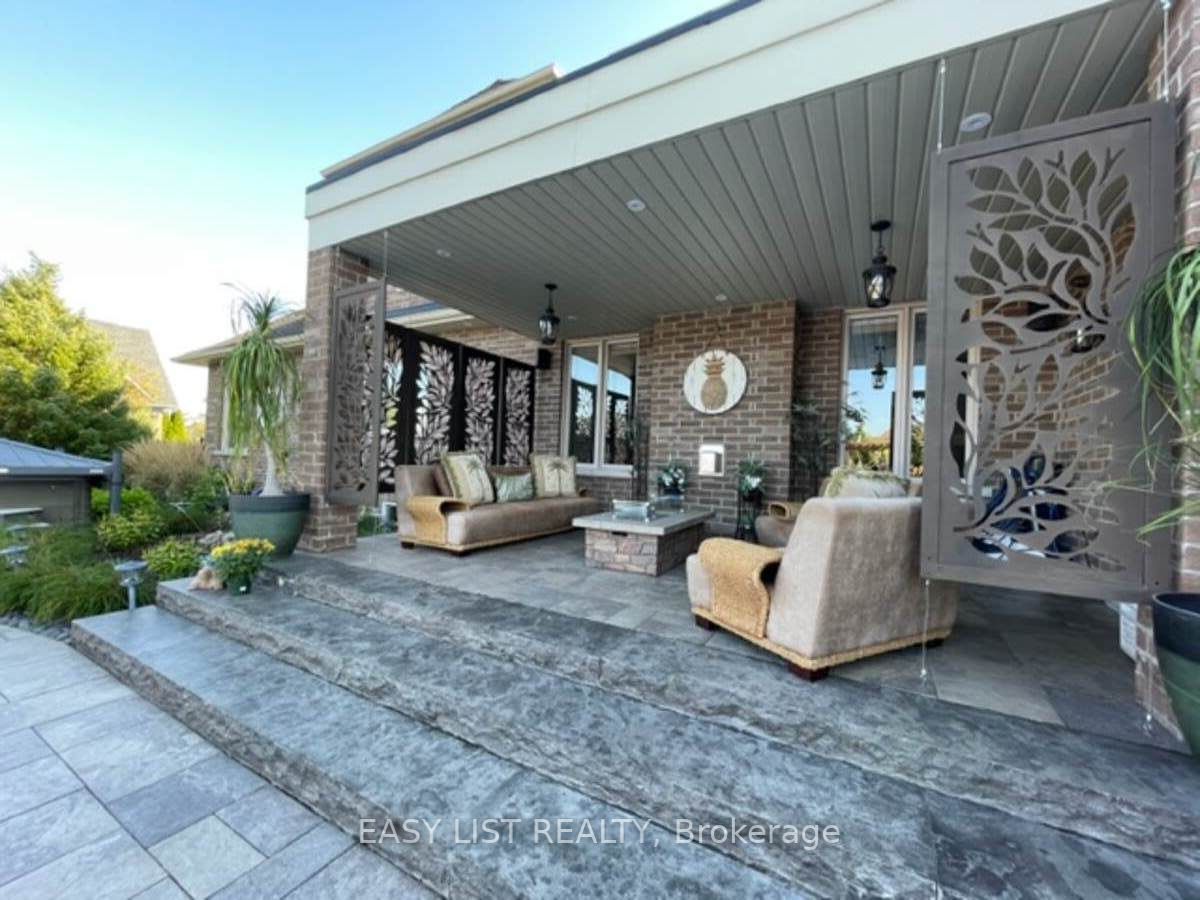 15 Pine Vista Ave