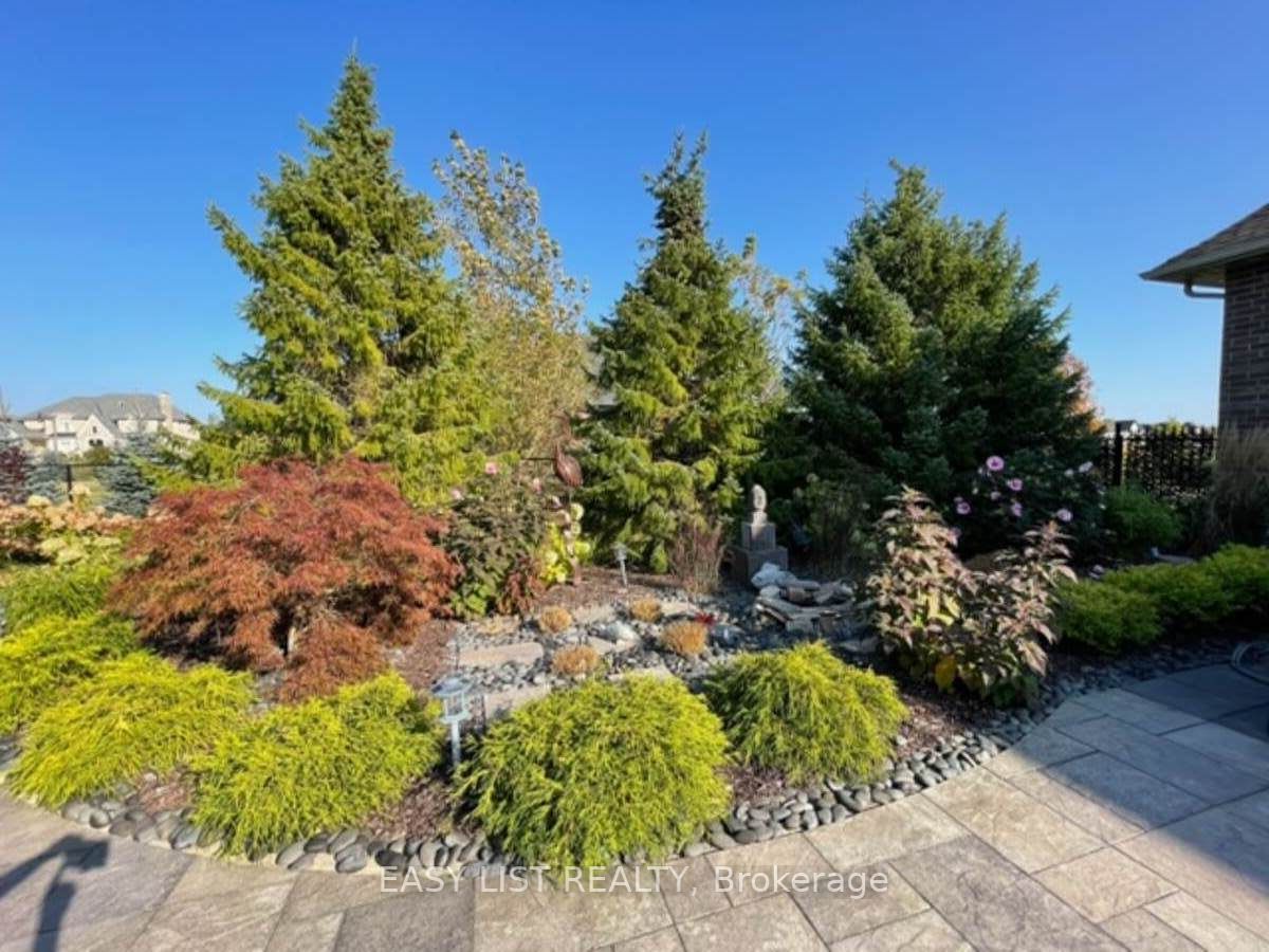 15 Pine Vista Ave